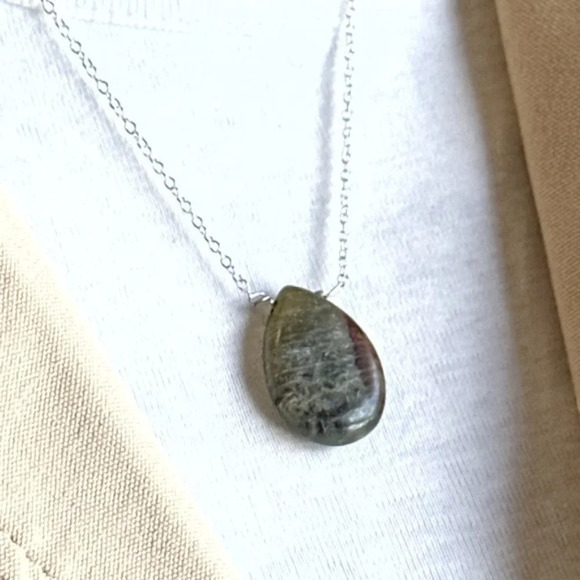 Big Labradorite raindrop pendant sterling silver necklace/worry stone/ - Picture 5 of 7
